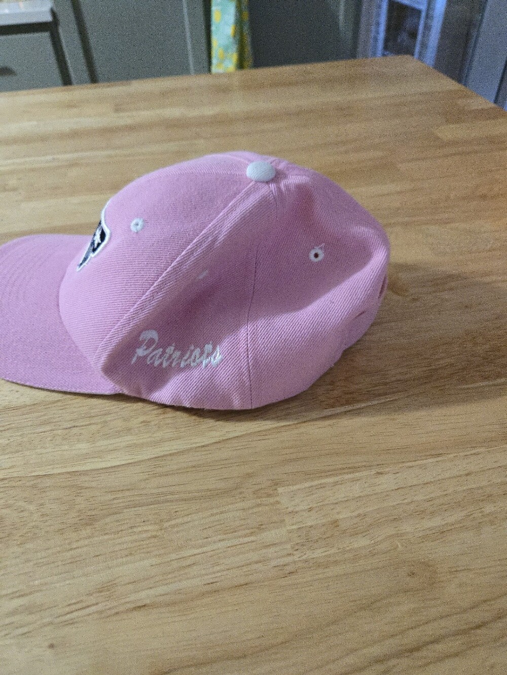 Pink New England Patriots Logo Baseball Cap - Picture 2 of 5